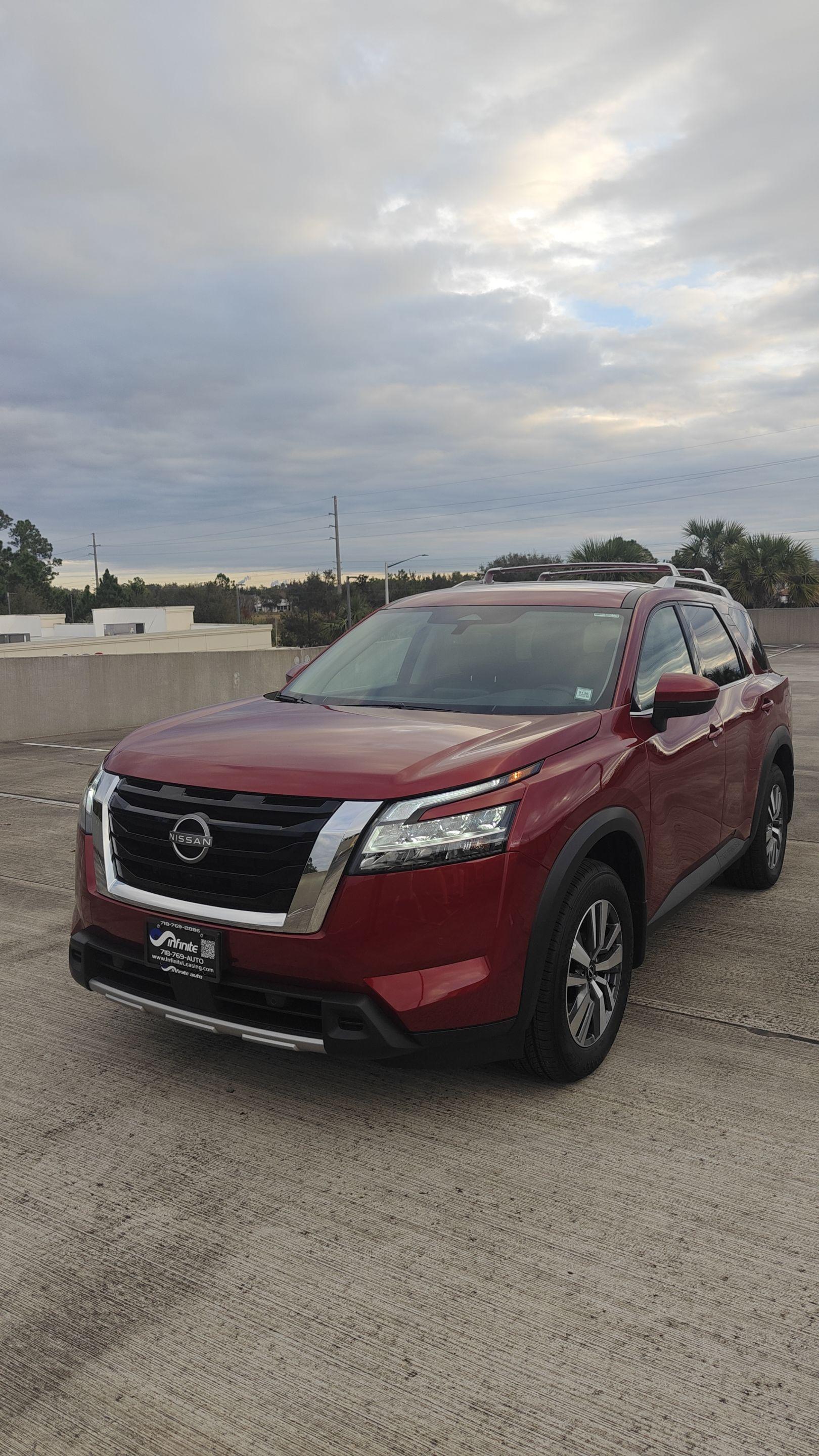 2024 Nissan Pathfinder photo 3