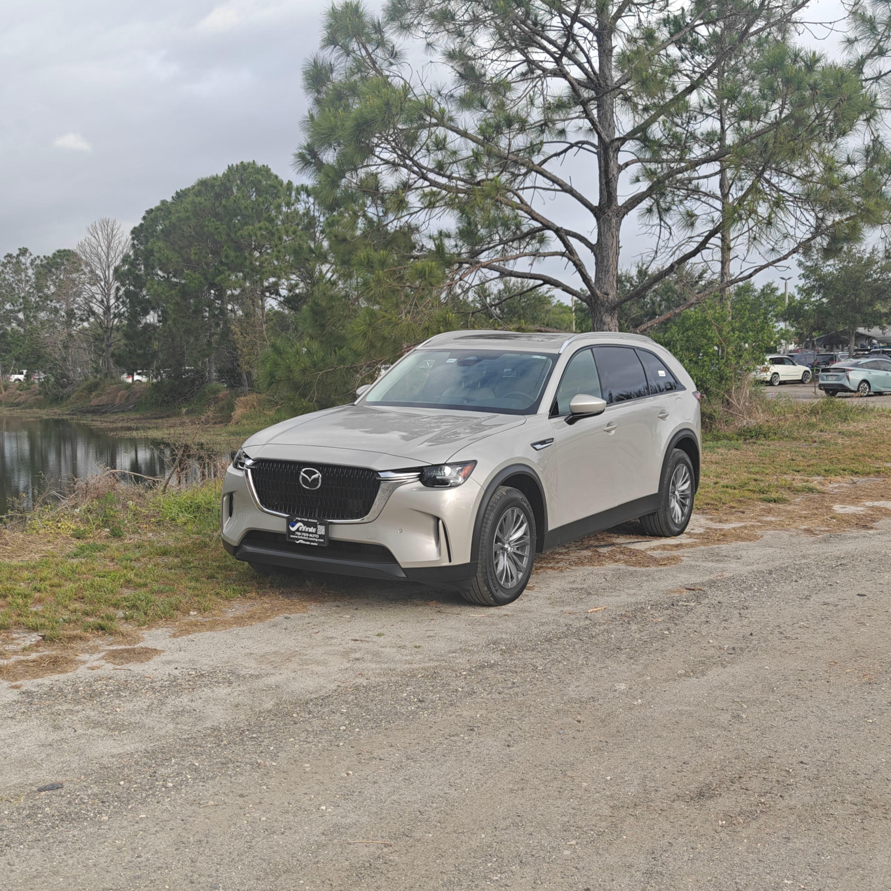 2025 Mazda CX-90 photo 2